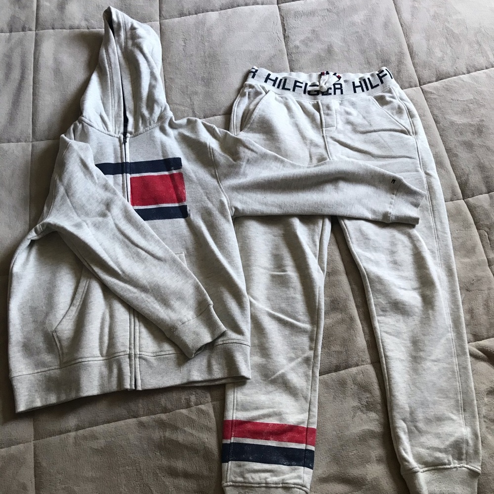 Lightly worn Tommy Hilfiger sweatsuit